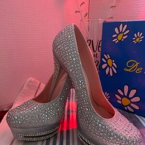 DeBlossom Elegant Silver Rhinestone Women's Heels, size 8. Heel size 5.5 inches.